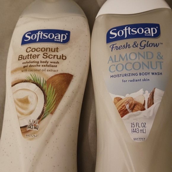 NEW!! SOFTSOAP BODY WASH AND SCRUB 15oz - Picture 2 of 5